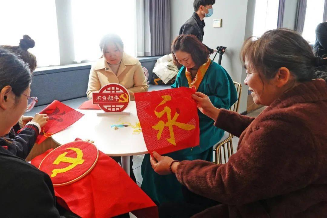 中考满分作文：《开在记忆里的花朵》